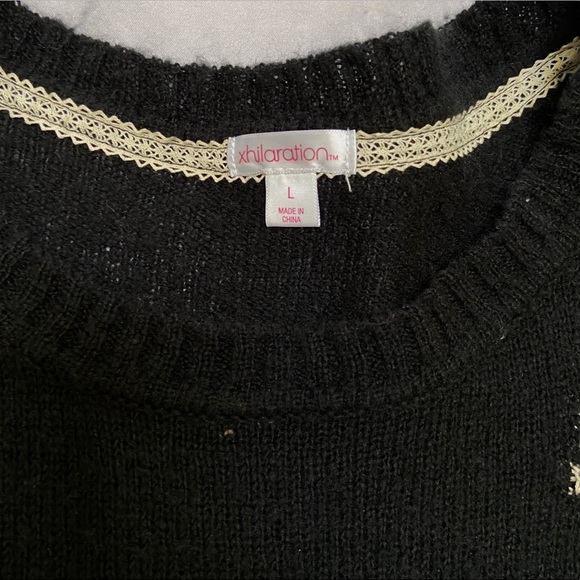 Rose Patterned Sweater - Picture 2 of 5